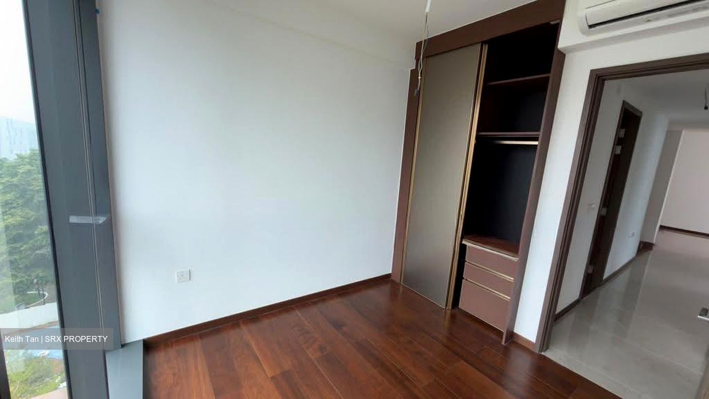 Slim Barracks Rise (D5), Condominium #639078141